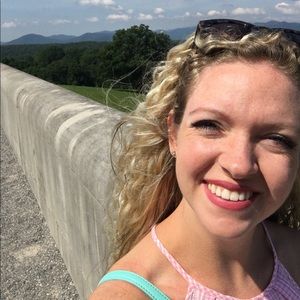 Meet your Posher, Hannah